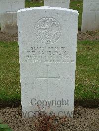 Wulverghem-Lindenhoek Road Military Cemetery - Sanderson, F E